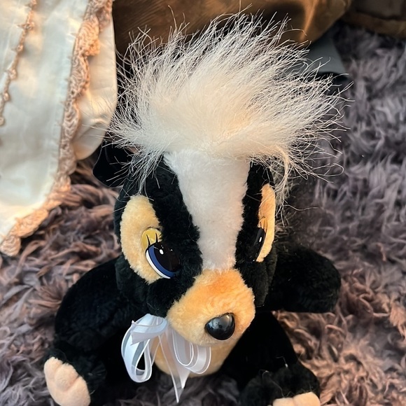 Vintage Disney Flower Bambi Cute Skunk Plush Stuffed Plastic Eyes 6" Black White - Picture 2 of 4
